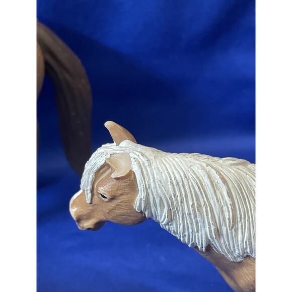 Collection of Four Small Horse Resin Figurines - Picture 5 of 6